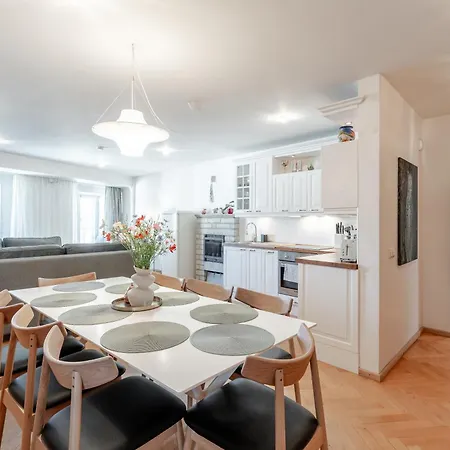 Appartamento Airhome - Library Reval