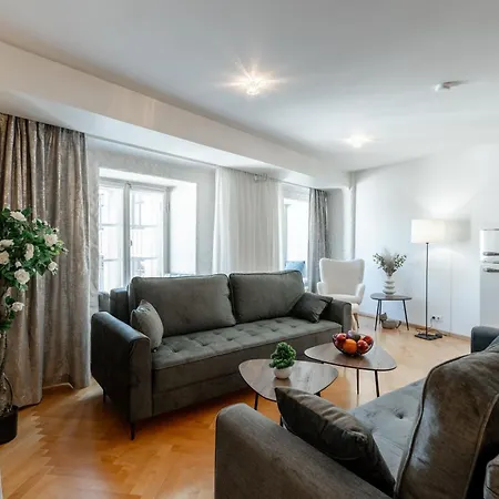 Airhome - Library Apartman